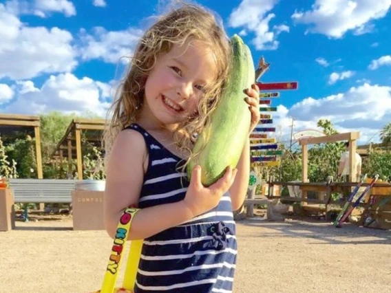 Girl with veggie